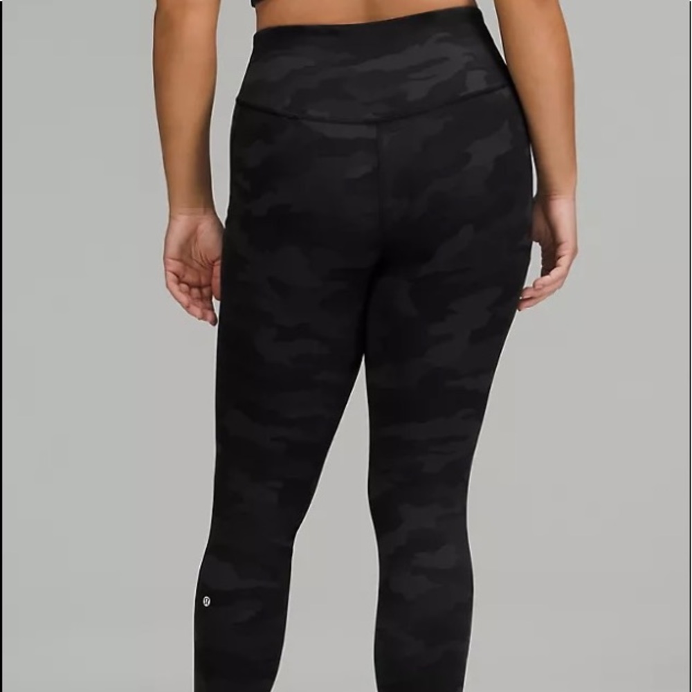 NEW! lululemon athletica Base Pace High Rise 28” Tights - Size 4 - $98 Retail - Picture 2 of 9